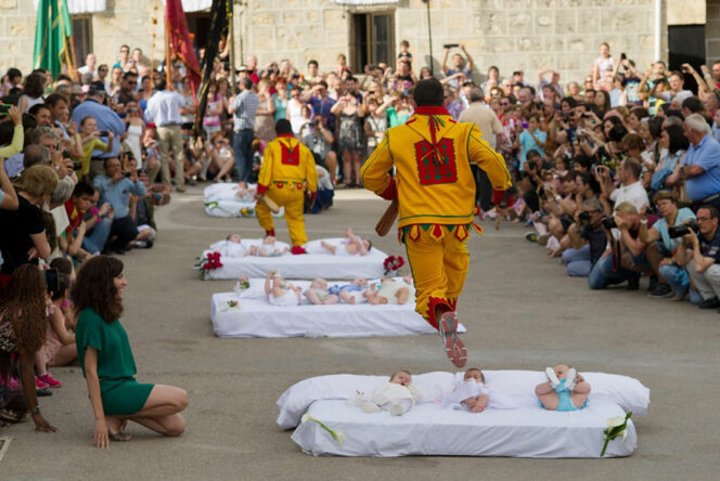 17 Unusual Festivals Held All Over the World. Their Unusual Events Attract Thousands of People!